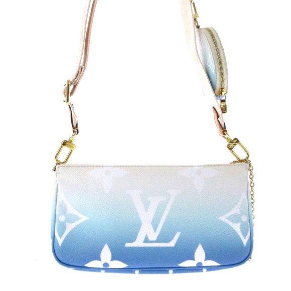 Louis Vuitton By The Pool  multi pouchette 😍 - Picture 3 of 12